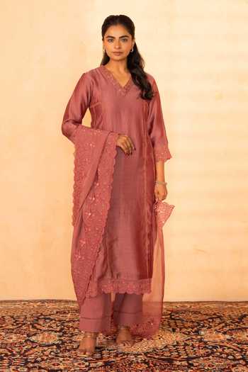 Buy_Gulabik Jaipur_Pink Chanderi V-neck, Yes Shree Handloom Kurta Set _at_Aza_Fashions