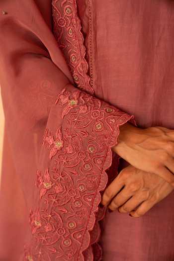 Buy_Gulabik Jaipur_Pink Chanderi V-neck, Yes Shree Handloom Kurta Set 