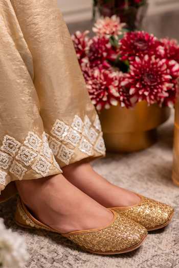 Buy_Coral Haze_Gold Nafisa Sequin And Zari Work Juttis _at_Aza_Fashions
