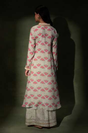 Shop_Grass & Sunshine_Blue Modal V-neck, Yes Blush Meadow Floral Print Boho Kurta Set _at_Aza_Fashions