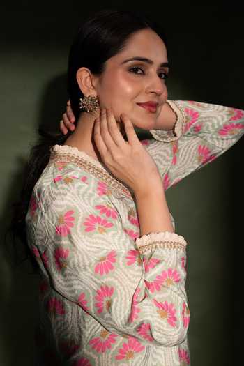 Grass & Sunshine_Blue Modal V-neck, Yes Blush Meadow Floral Print Boho Kurta Set _at_Aza_Fashions