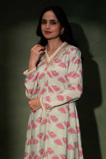 Buy_Grass & Sunshine_Blue Modal V-neck, Yes Blush Meadow Floral Print Boho Kurta Set 