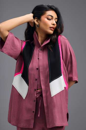 Deepika Arora_Pink Linen Mandarin Collar Geometric Panelled Top And Shorts Set _at_Aza_Fashions