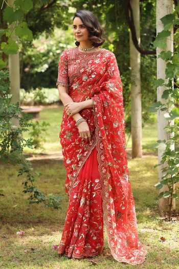 Buy_Summer By Priyanka Gupta_Red Organza Round Neck Wedding Bloom Saree With Blouse _at_Aza_Fashions