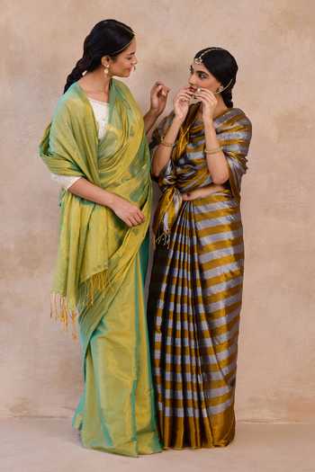 Amaara_Gold Tissue Handloom Saree With Running Blouse _Online_at_Aza_Fashions