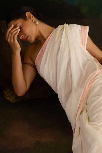 Buy_Amaara_Off White Handloom Cotton Pure Saree With Running Blouse _Online_at_Aza_Fashions
