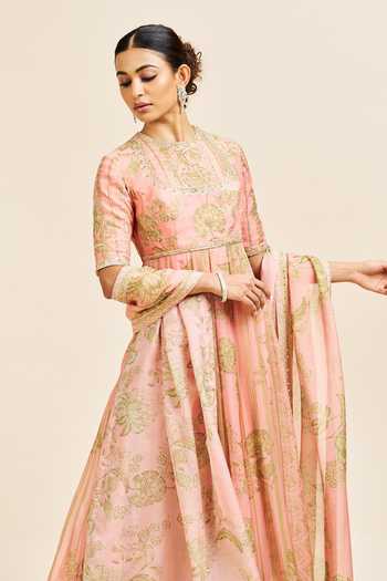 Buy_Issa Studio By Chetana & Swathi_Peach Organza Round Neck Sadhna Printed Anarkali With Dupatta 
