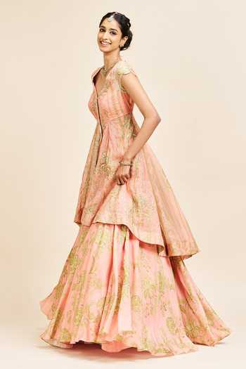 Issa Studio By Chetana & Swathi_Peach Silk Organza V-neck Saloni Embroidered Slit Kurta And Lehenga Set _at_Aza_Fashions