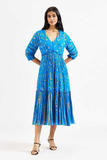 Issa Studio By Chetana & Swathi_Blue Cotton, Muslin (mulmul) V-neck Lila Floral Print Pleated Dress _Online_at_Aza_Fashions