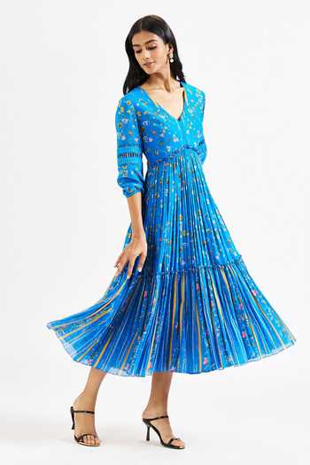 Shop_Issa Studio By Chetana & Swathi_Blue Cotton, Muslin (mulmul) V-neck Lila Floral Print Pleated Dress _Online_at_Aza_Fashions