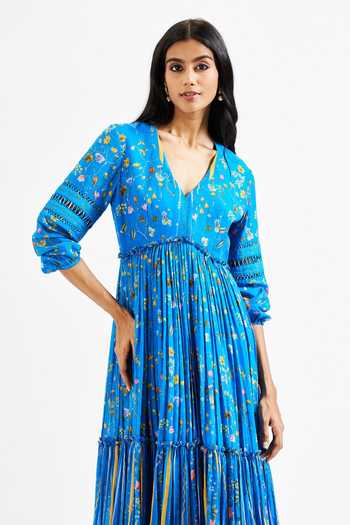 Issa Studio By Chetana & Swathi_Blue Cotton, Muslin (mulmul) V-neck Lila Floral Print Pleated Dress _at_Aza_Fashions