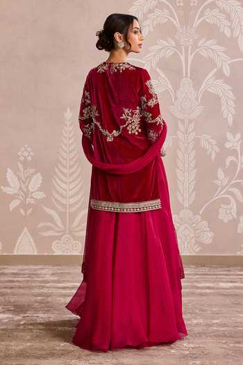 Ridhi Mehra_Fuchsia Velvet, Organza, Net Round Neck, Yes Embroidered Kurta Set _Online_at_Aza_Fashions