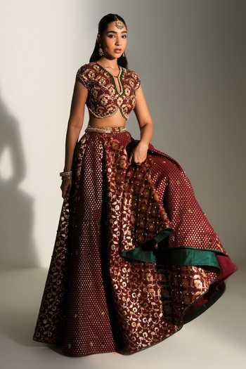 Shop_Mahima Mahajan_Red Chanderi Split V-neck Dua Floral Woven Banarasi Lehenga Set _Online_at_Aza_Fashions