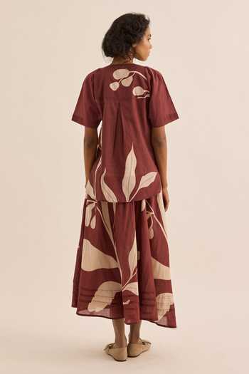 Shop_Kharakapas_Off White Muslin Nerine Bold Abstract Floral Print Skirt _at_Aza_Fashions