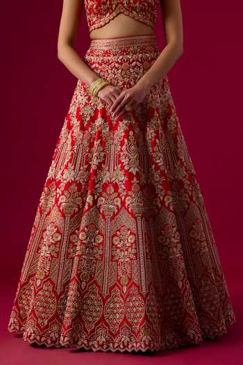Buy_Vedant G_Red Silk, Net V-neck Zardosi Embroidered Bridal Lehenga Set _Online_at_Aza_Fashions