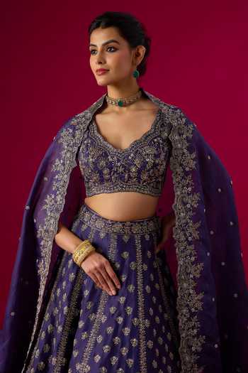 Buy_Vedant G_Purple Organza Sweetheart Neck Embroidered Bridal Lehenga Set _Online_at_Aza_Fashions