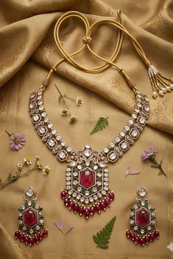 Shop_Auraa Trends_Pink Kundan Embellished Necklace Set _at_Aza_Fashions