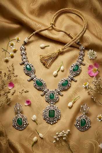 Shop_Auraa Trends_Green Kundan Necklace Set _at_Aza_Fashions