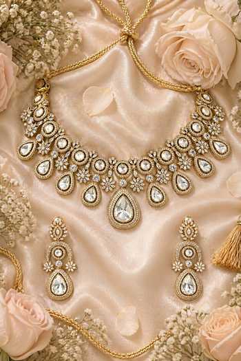 Shop_Auraa Trends_Gold Plated White Kundan Choker Necklace Set _at_Aza_Fashions