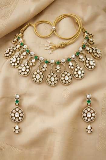 Buy_Auraa Trends_Green Floral Carved Necklace Set _at_Aza_Fashions