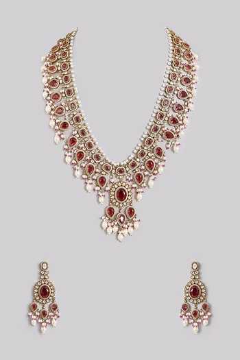 Shop_Auraa Trends_Red Royal Kundan Embellished Necklace Set _at_Aza_Fashions