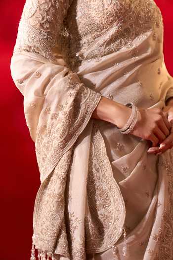 Azeera_Ivory Tissue Sufiyana Embroidered Saree With Unstitched Blouse Piece 