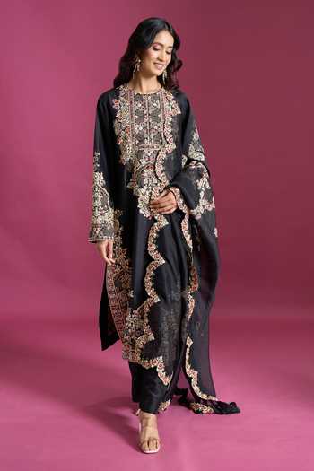 Buy_Anamika Khanna_Black Round Neck Floral Embroidered Kurta Set 