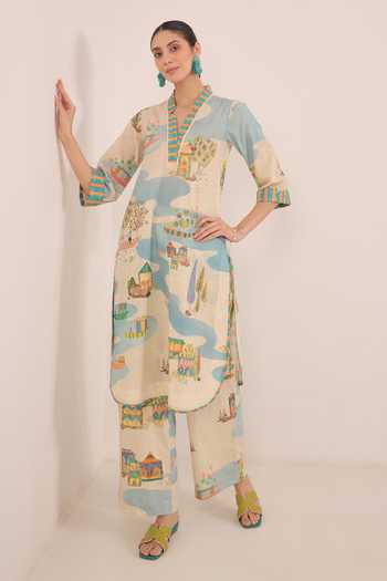 Shivani Bhargava_Cream Cotton Notched Neck Safar Scenic Print Kurta _Online_at_Aza_Fashions