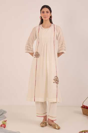 Buy_Shivani Bhargava_Ivory Silk, Chanderi Round Neck, Yes Khubani Embroidered Kurta _Online_at_Aza_Fashions