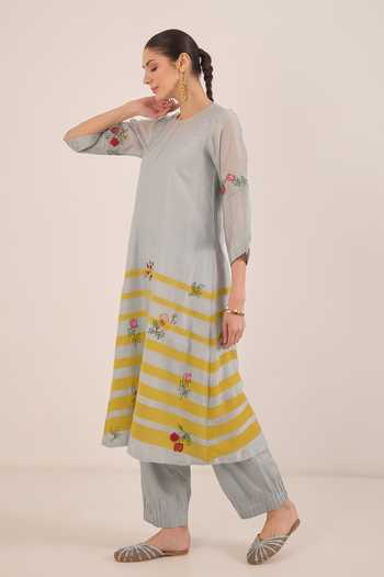 Shivani Bhargava_Blue Silk, Chanderi Round Neck, Yes Chinar Floral Embroidered And Striped Kurta _Online_at_Aza_Fashions