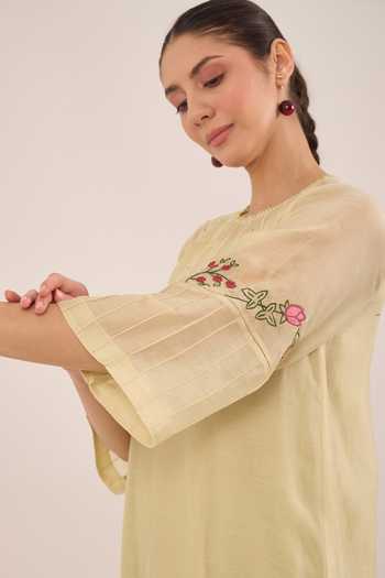 Shop_Shivani Bhargava_Green Silk, Chanderi, Cotton Round Chinar Floral Embroidered Kurta And Pant Set _Online_at_Aza_Fashions