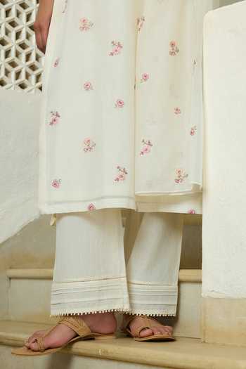 Shop_Vaayu_Ivory Cotton, Muslin V-neck, Yes Floral Embroidered Kurta Set _Online_at_Aza_Fashions