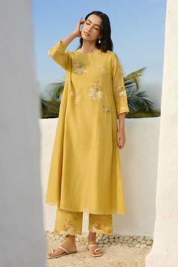 Buy_Vaayu_Yellow Muslin, Cotton Round Neck Rue Embroidered Kurta And Pant Set _at_Aza_Fashions