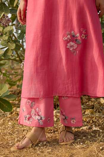 Buy_Vaayu_Pink Cotton, Muslin Round Neck, Yes Rose Applique Kurta And Pant Set _Online_at_Aza_Fashions