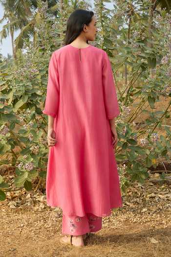 Shop_Vaayu_Pink Cotton, Muslin Round Neck, Yes Rose Applique Kurta And Pant Set _at_Aza_Fashions