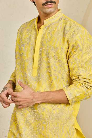 Sarab Khanijou_Yellow Chanderi Silk Peela Bagh Embroidered Short Kurta Set _at_Aza_Fashions