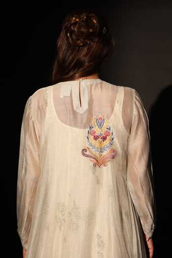 Prama By Pratima Pandey_Grey Silk, Chanderi Round Neck Embroidered Kurta _Online_at_Aza_Fashions