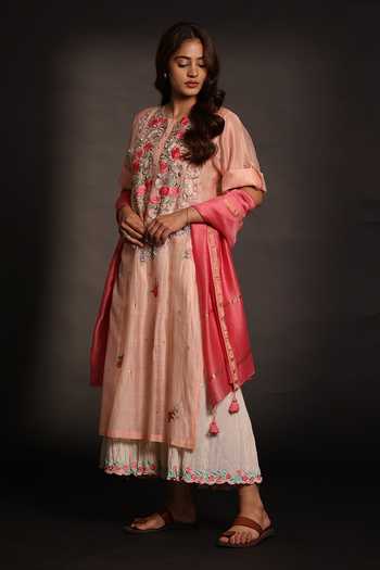 Prama By Pratima Pandey_Pink Silk, Chanderi Round Neck Dabka Embroidered Kurta Set _Online_at_Aza_Fashions