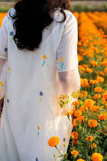 Shop_Label Earthen_Ivory Jacquard Embroidery Split V-neck Floral Kurta And Pant Set _at_Aza_Fashions