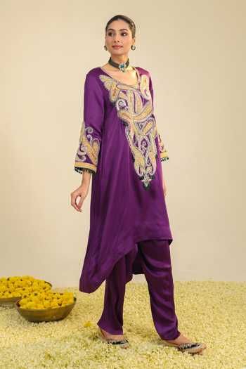 Roohbyridhimaa_Purple Silk Satin Scoop Neck Paisley Asar Embroidered Kurta And Pant Set _at_Aza_Fashions