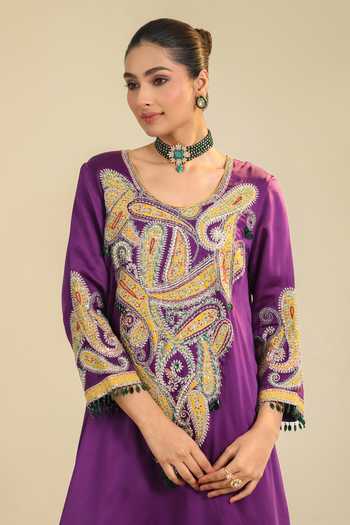 Buy_Roohbyridhimaa_Purple Silk Satin Scoop Neck Paisley Asar Embroidered Kurta And Pant Set _Online