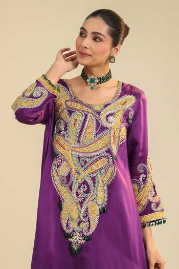 Shop_Roohbyridhimaa_Purple Silk Satin Scoop Neck Paisley Asar Embroidered Kurta And Pant Set _Online
