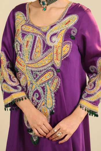 Roohbyridhimaa_Purple Silk Satin Scoop Neck Paisley Asar Embroidered Kurta And Pant Set 