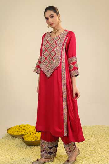 Buy_Roohbyridhimaa_Red Silk Satin V-neck, Yes Aynaz Embroidered Kurta And Pant Set 