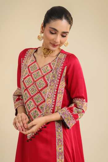 Shop_Roohbyridhimaa_Red Silk Satin V-neck, Yes Aynaz Embroidered Kurta And Pant Set 