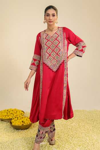 Buy_Roohbyridhimaa_Red Silk Satin V-neck, Yes Aynaz Embroidered Kurta And Pant Set _at_Aza_Fashions