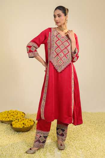 Buy_Roohbyridhimaa_Red Silk Satin V-neck, Yes Aynaz Embroidered Kurta And Pant Set _Online