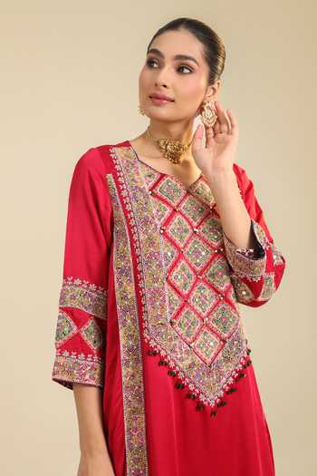 Shop_Roohbyridhimaa_Red Silk Satin V-neck, Yes Aynaz Embroidered Kurta And Pant Set _Online