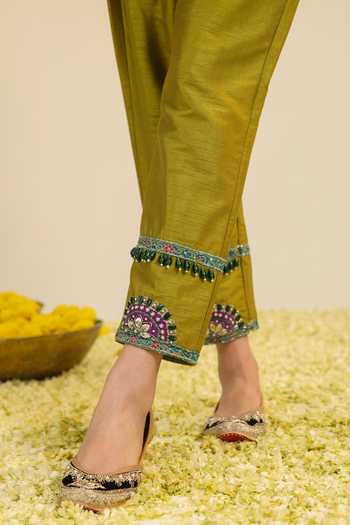 Shop_Roohbyridhimaa_Green Silk, Organza, Viscose V-neck, Yes Swara Embroidered Short Kurta Set _Online_at_Aza_Fashions