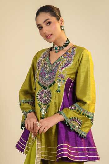 Roohbyridhimaa_Green Silk, Organza, Viscose V-neck, Yes Swara Embroidered Short Kurta Set _at_Aza_Fashions